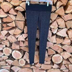 Women’s Small‎ Snakeskins Black Silver Patterned Leggings